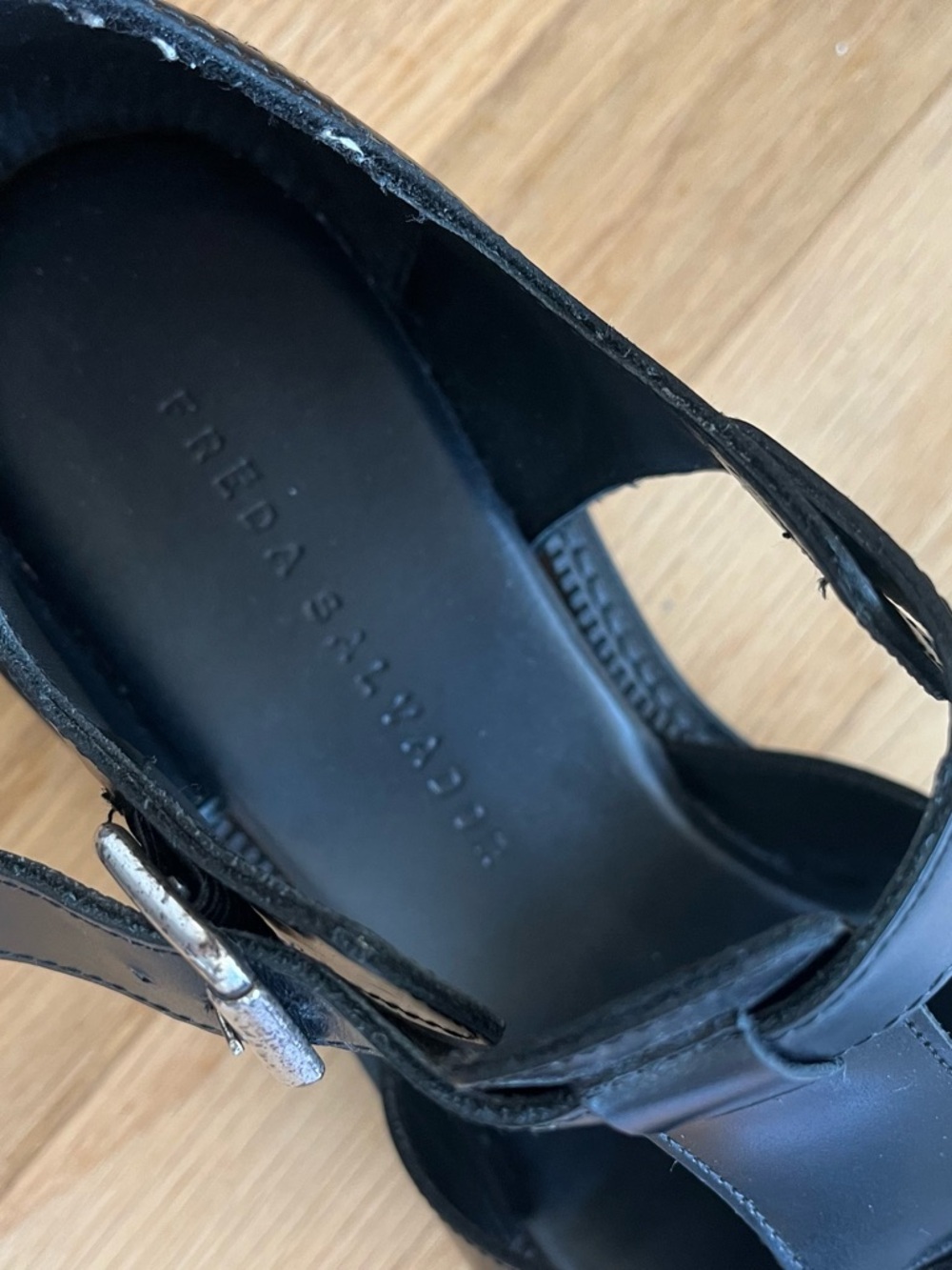 Freda Salvador Dahlia Black Leather Fisherman Loafer Sandals - Picture 6 of 9